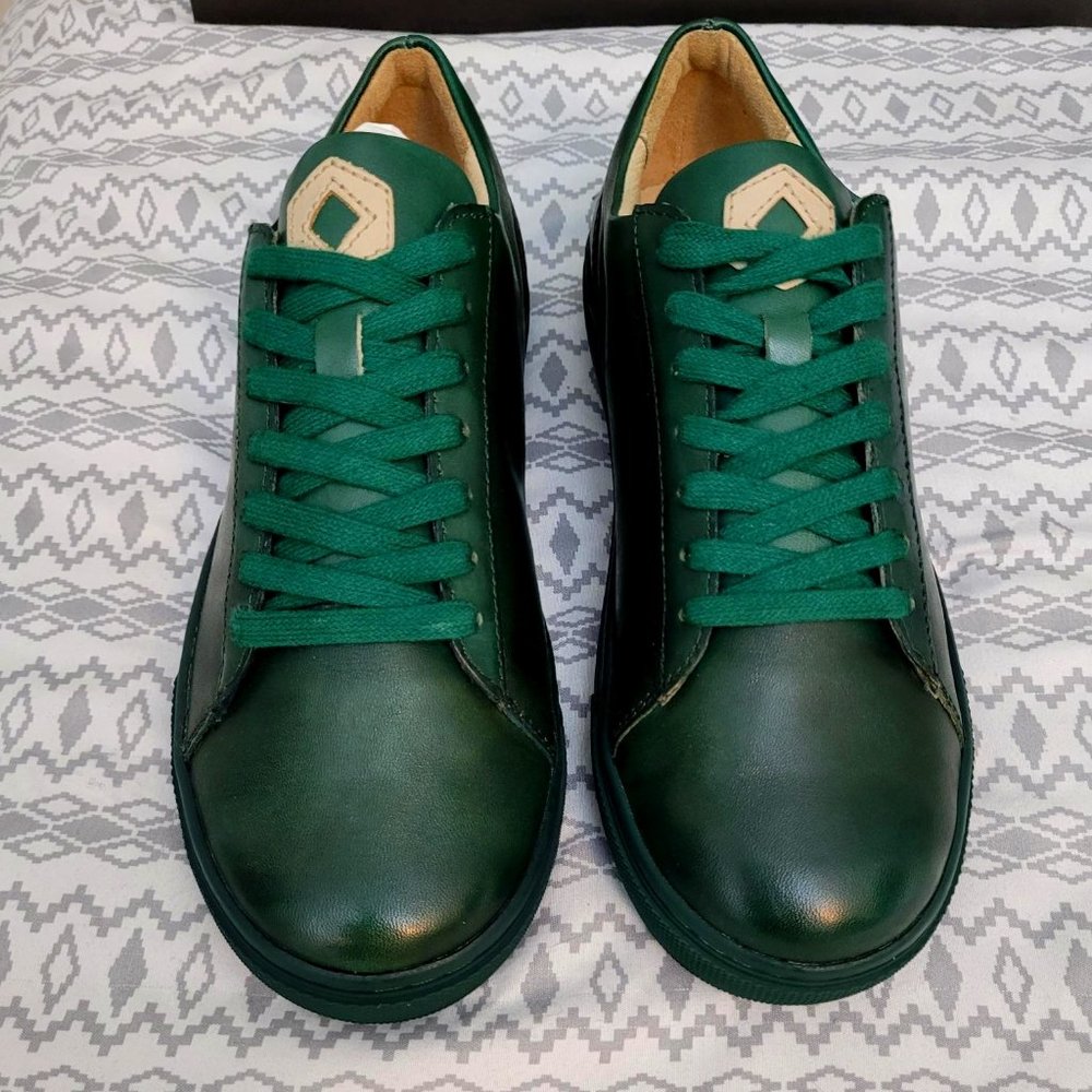 Six Hundred Four Alexander Sneakers.  Size 5.5.  NIB